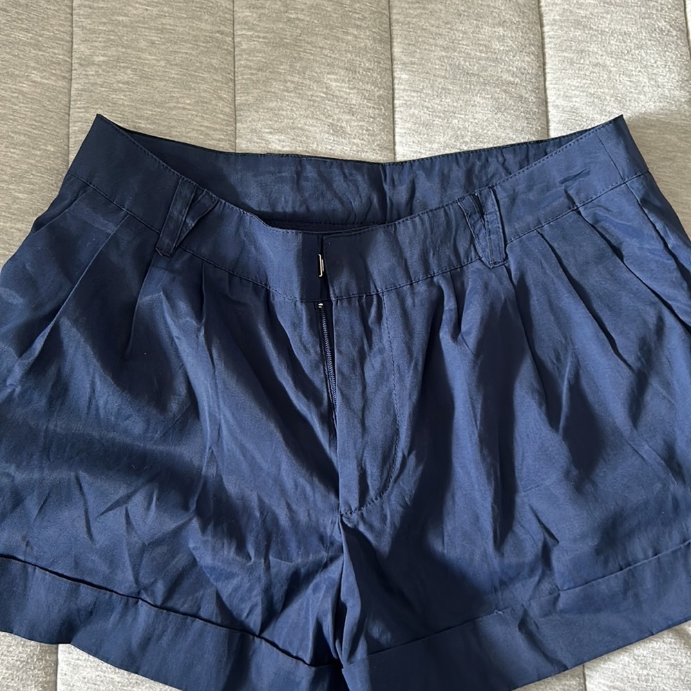 Shorts - Picture 2 of 4